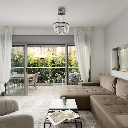 Quiet Hideaway & Terrace Near Beach By Feelhome Тель-Авив Экстерьер фото